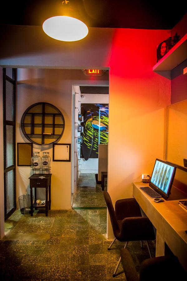 Nomada Urban Beach Hostel- Calle Loiza (Adults Only) 산후안 외부 사진