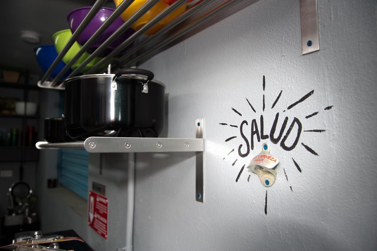 Nomada Urban Beach Hostel- Calle Loiza (Adults Only) 산후안 외부 사진