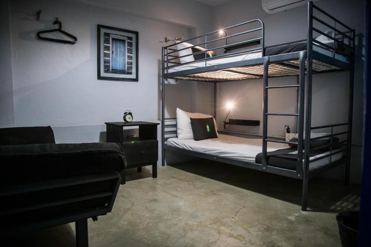 Nomada Urban Beach Hostel- Calle Loiza (Adults Only) 산후안 외부 사진